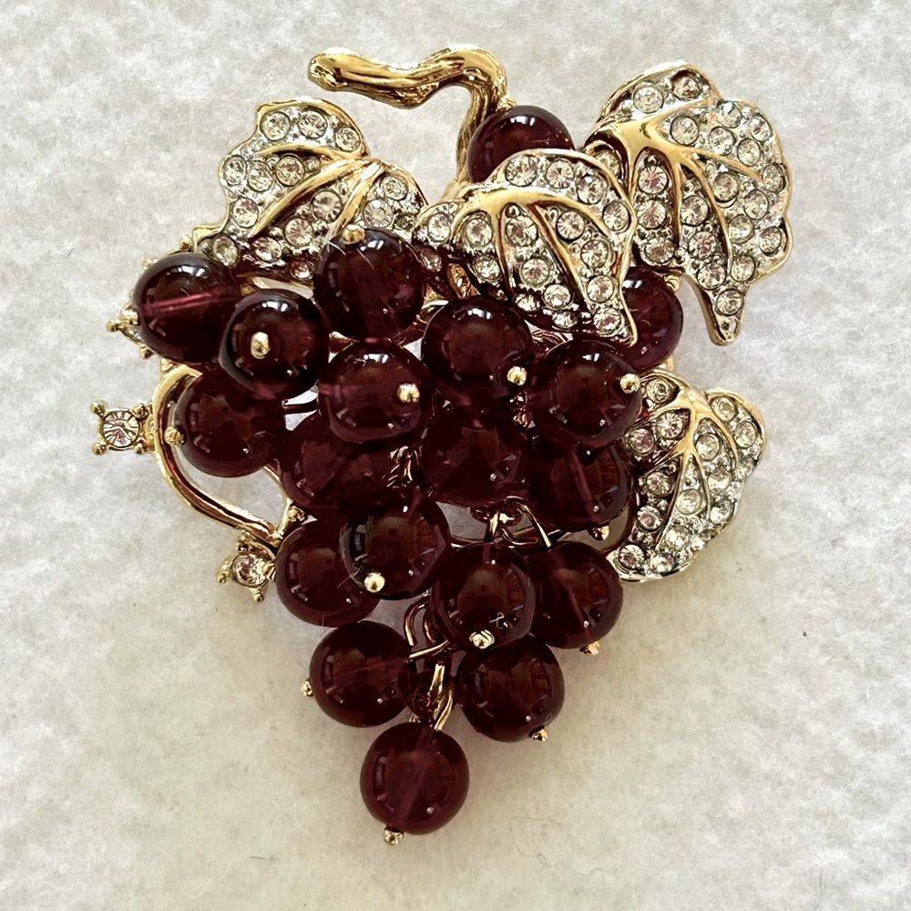 Nolan Miller wine grape brooch